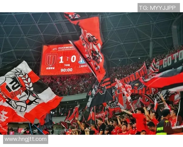 广州恒大击败上海申花,豪取中超积分榜榜首,赢得球迷狂热支持 广州恒大击败上海申花,豪取中超积分榜榜首,赢得球迷狂热支持